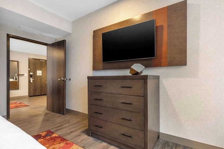 Room 35 of 47