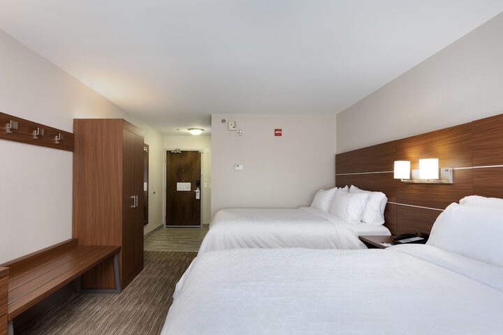 Room 21 of 38
