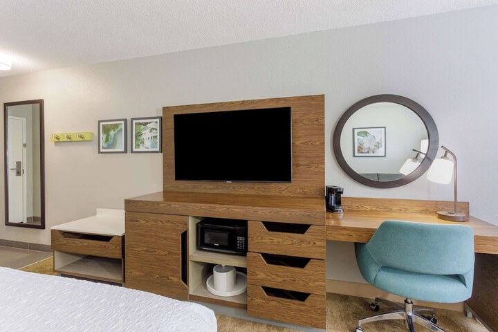 Room 17 of 32