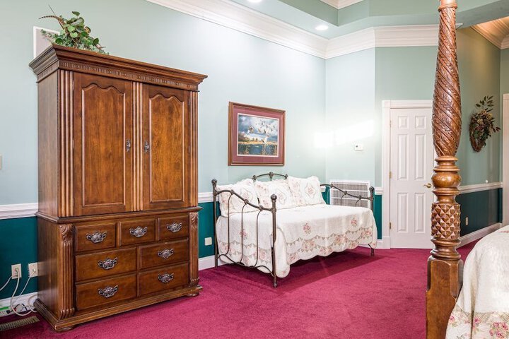Whitestone Inn
