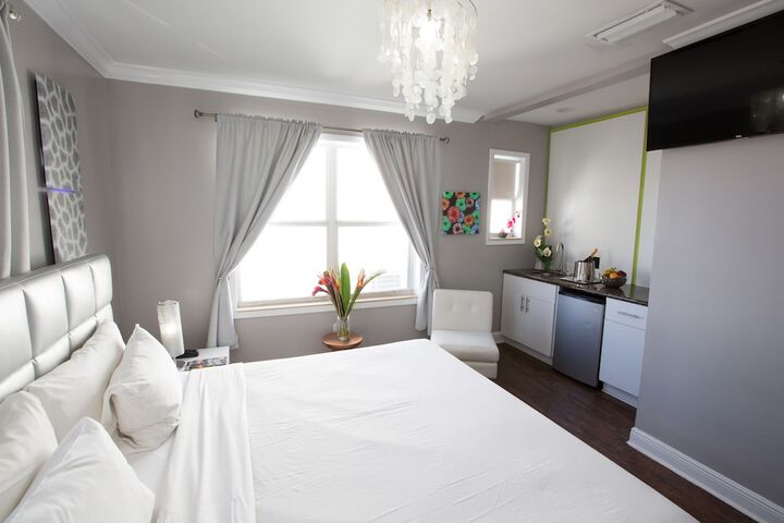 Room 8 of 43