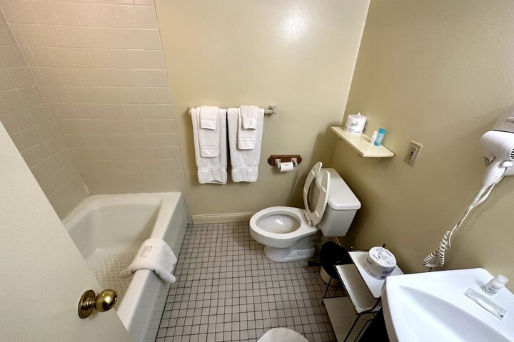 Montague Inn