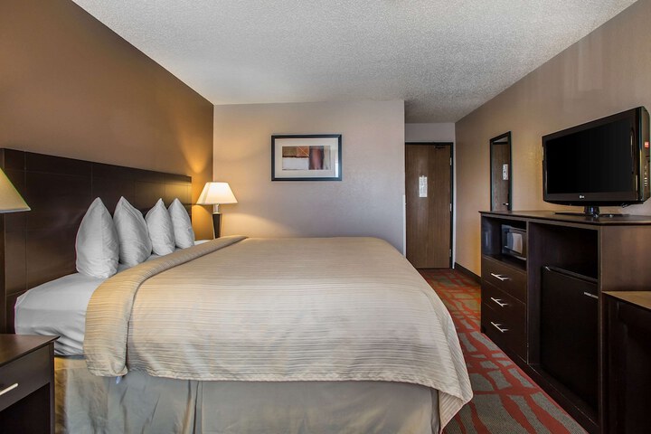 Room 13 of 30