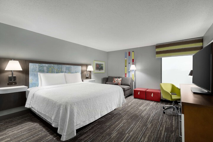 Room 25 of 40