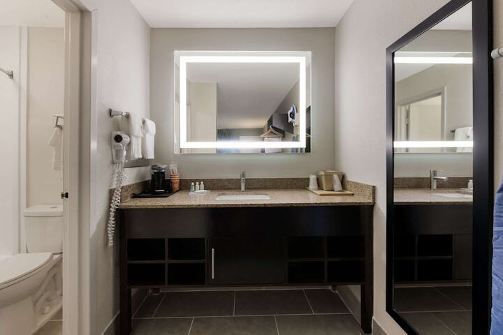 Room 14 of 30