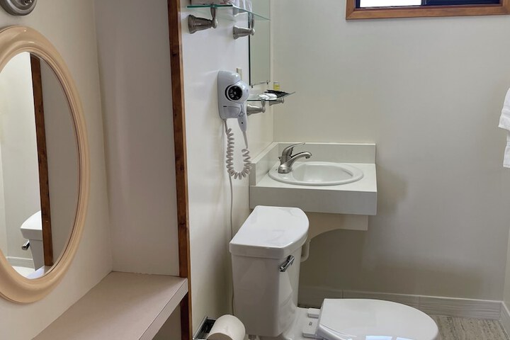 Room 30 of 47