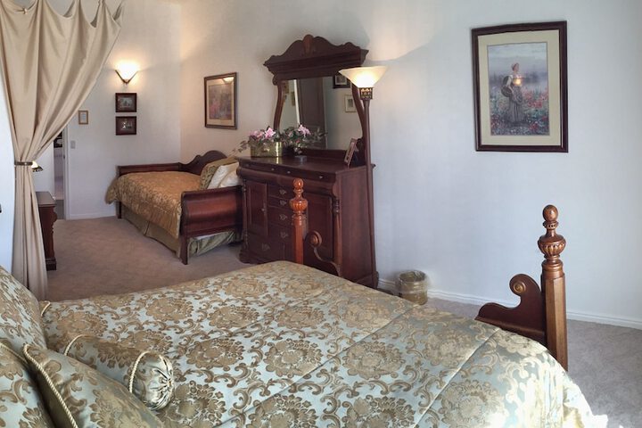 Room 30 of 46