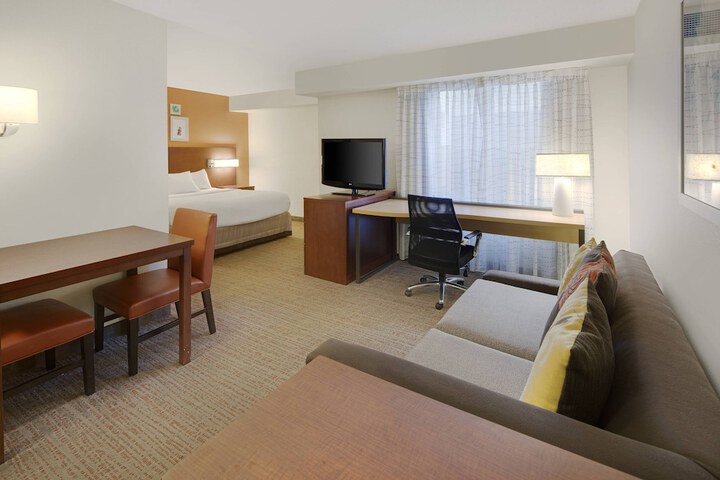 Room 15 of 28