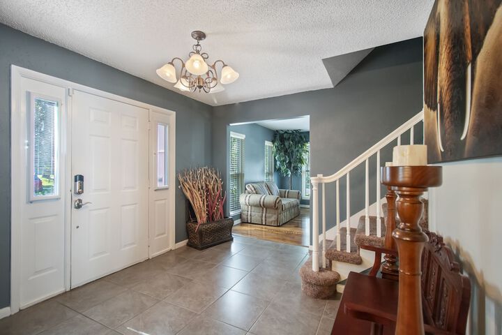 Tampa Bay- Large Pool home- Private Heated Pool!