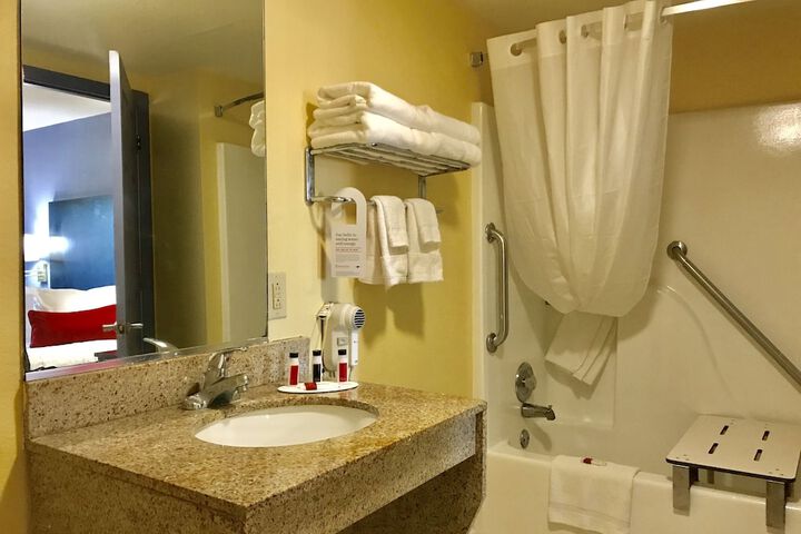 Room 15 of 23