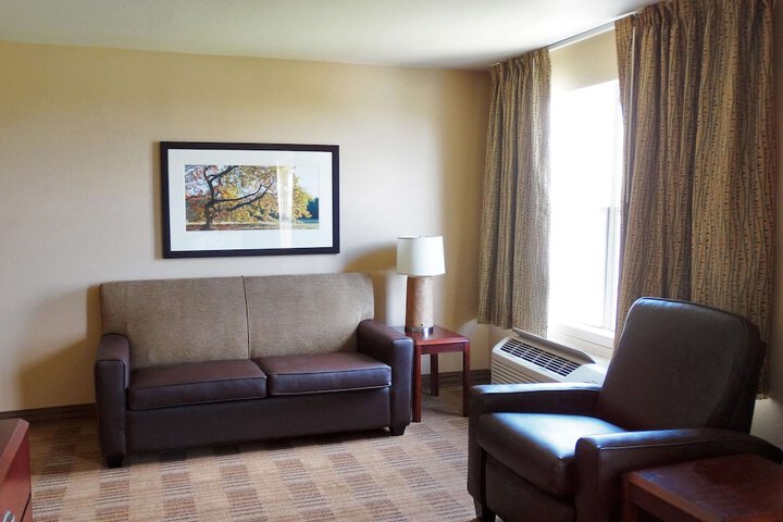 Room 17 of 40