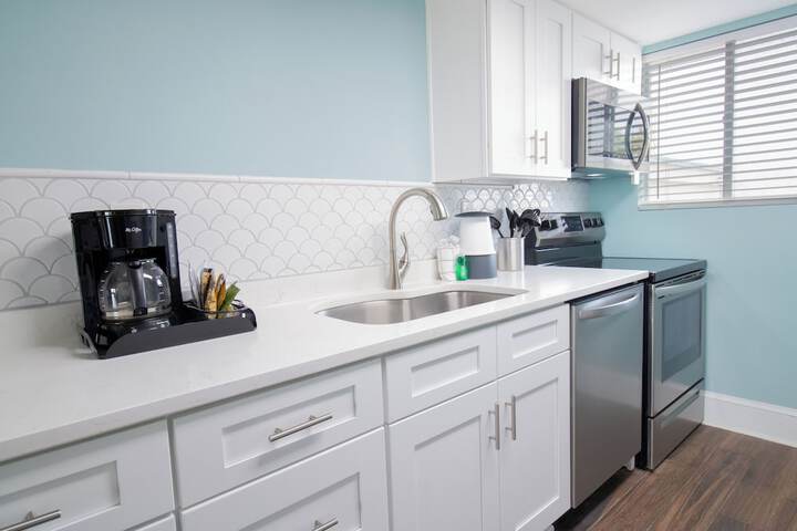 The Oceanfront Litchfield Inn