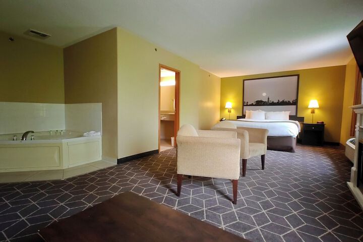 Super 8 by Wyndham Midland