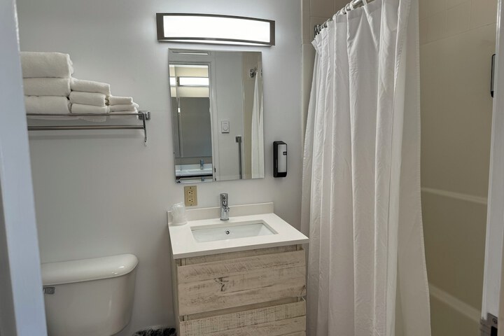 Room 44 of 111