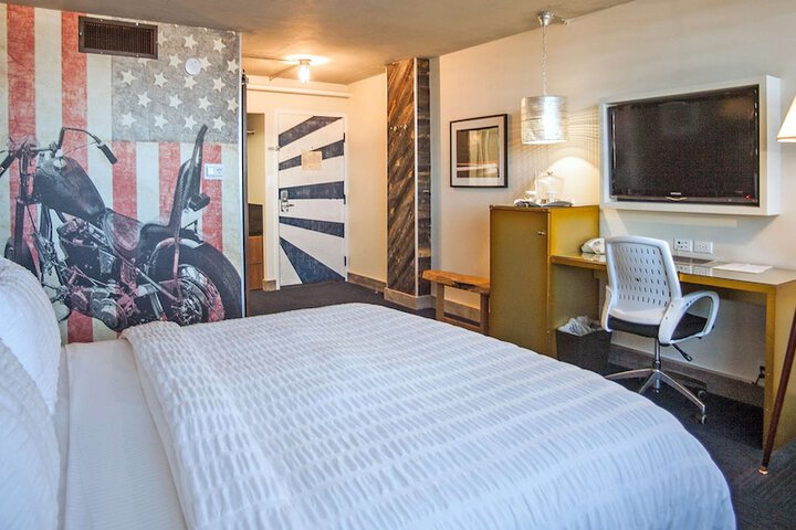 The Rushmore Hotel & Suites BW Premier Collection