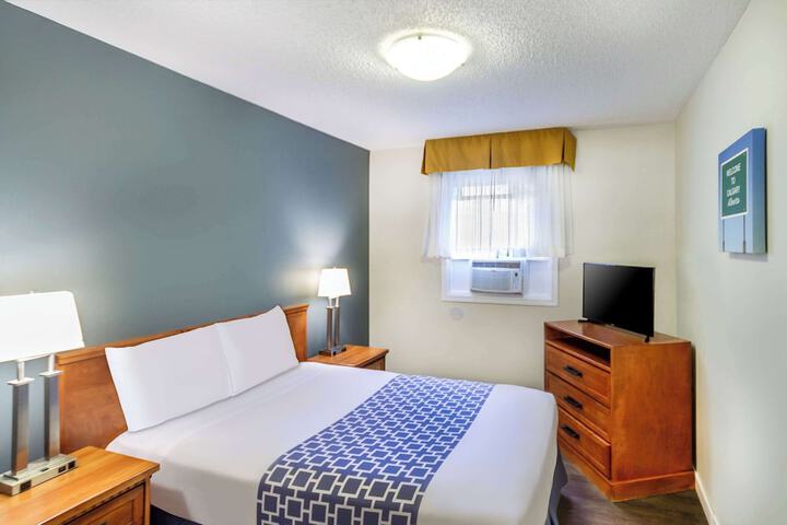 Room 35 of 93