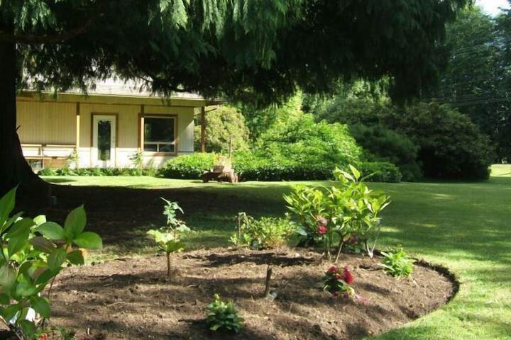 Cedar Wood Lodge B & B