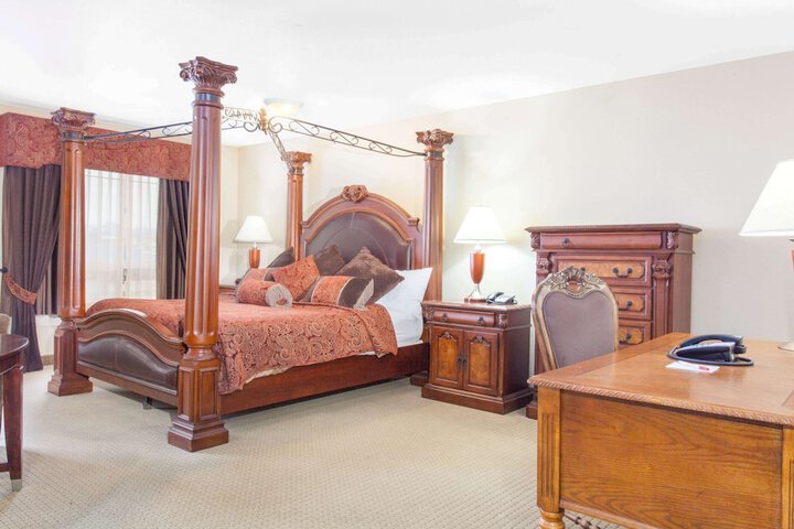 Room 14 of 33