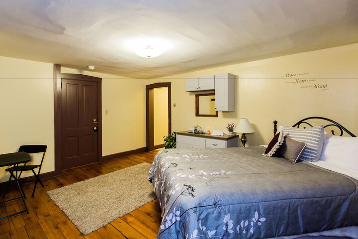 Room 22 of 73