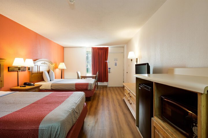 Room 22 of 38