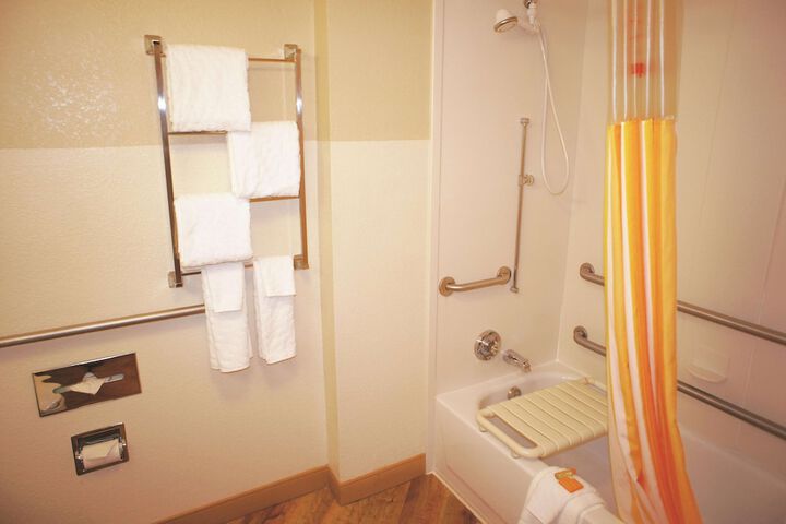 Room 17 of 44