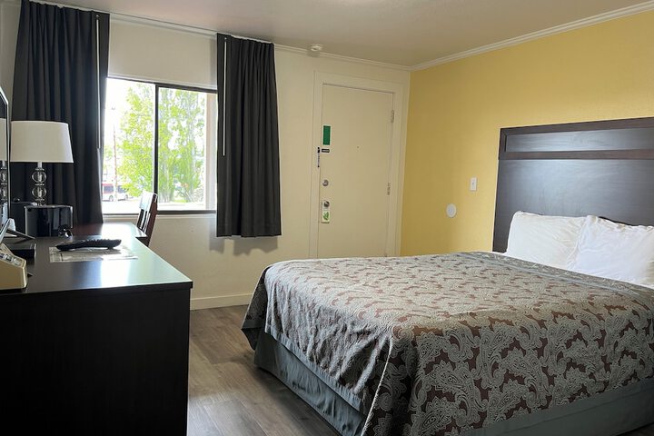 Room 95 of 143