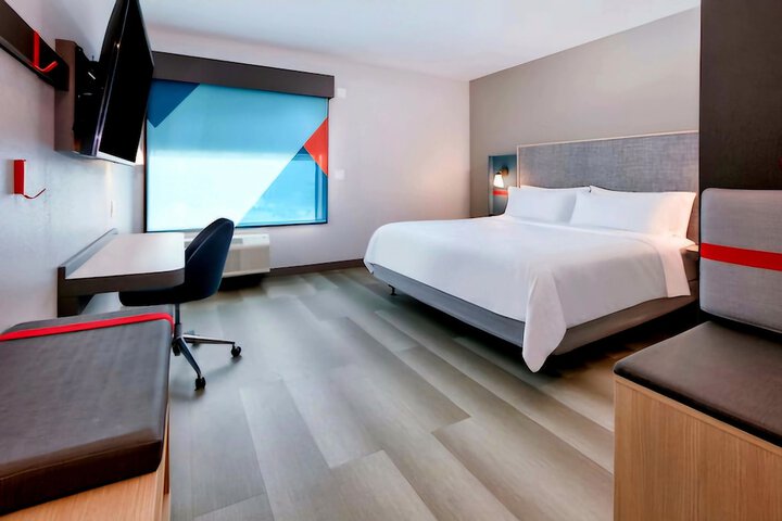 Room 5 of 17