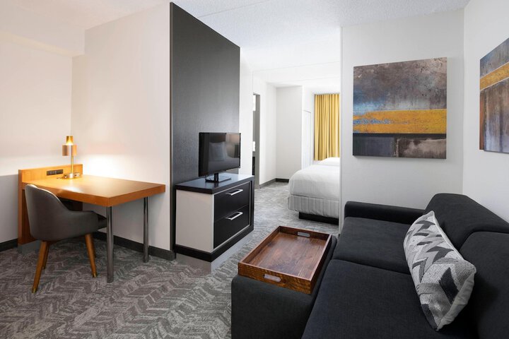 Room 12 of 26