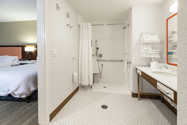 Room 35 of 87
