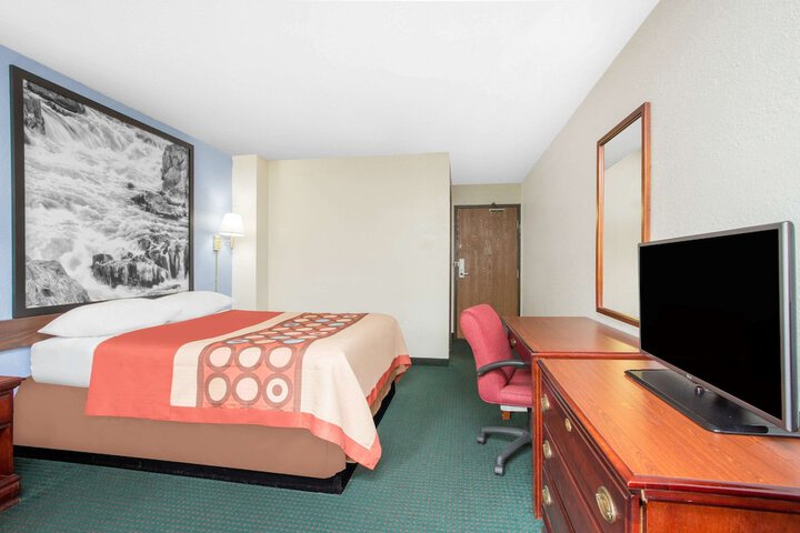 Room 9 of 24
