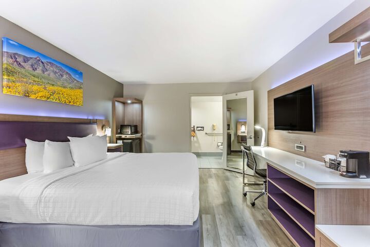 Room 19 of 34