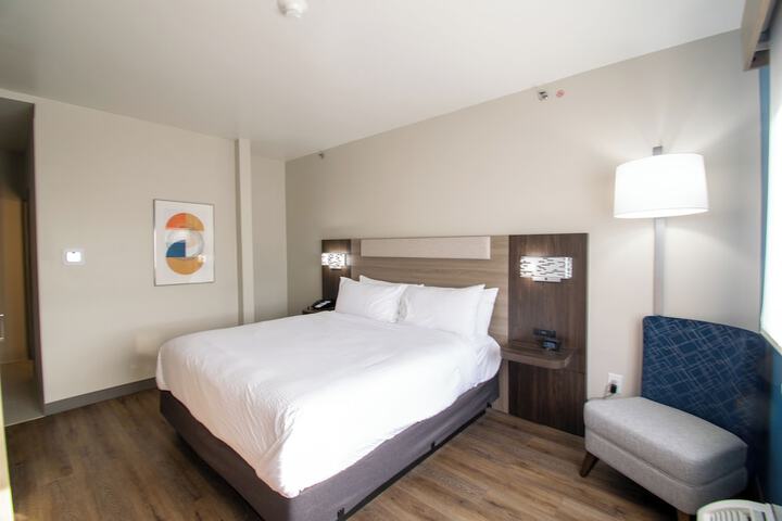 Room 19 of 33
