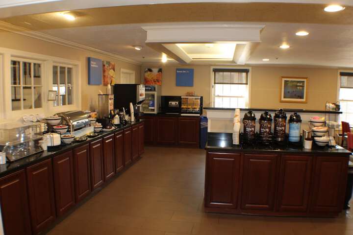 Breakfast/Coffee Service 42 of 45
