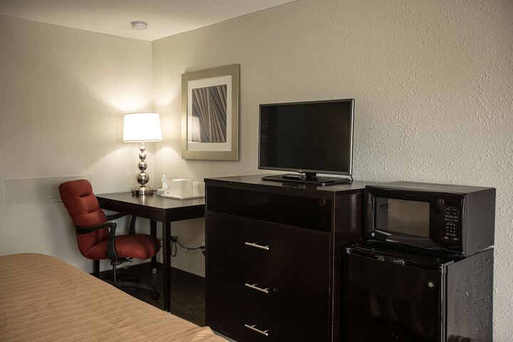 Room 17 of 27