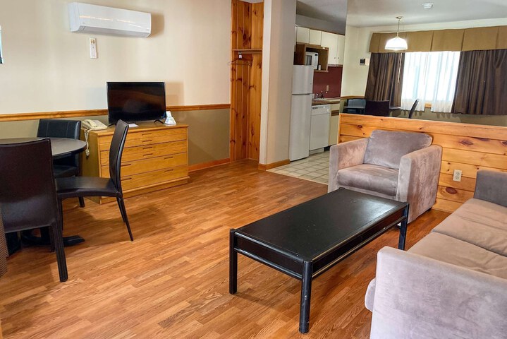Room 11 of 24