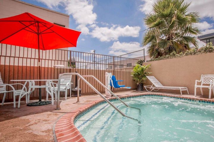 Pool 6 of 32