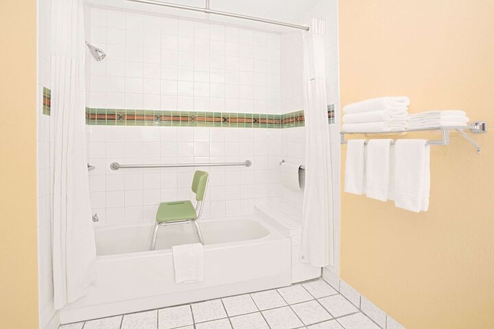 Room 5 of 22
