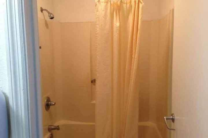 Room 14 of 36