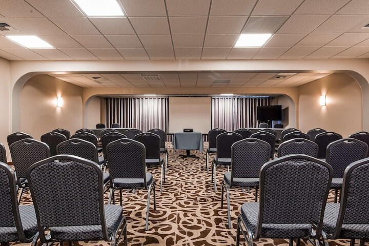 Best Western Edgewater Resort