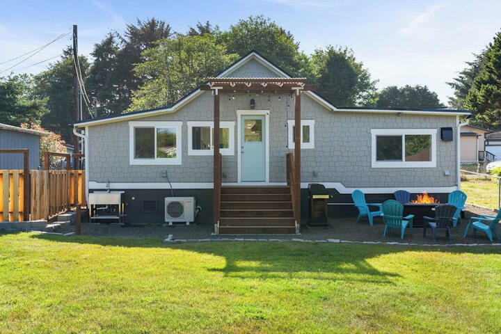 1 / 2 Mi to Ocean: Copalis Beach Hideaway!