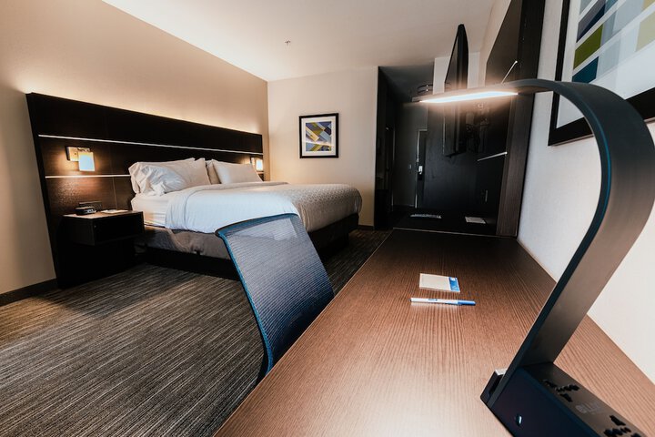 Room 18 of 27