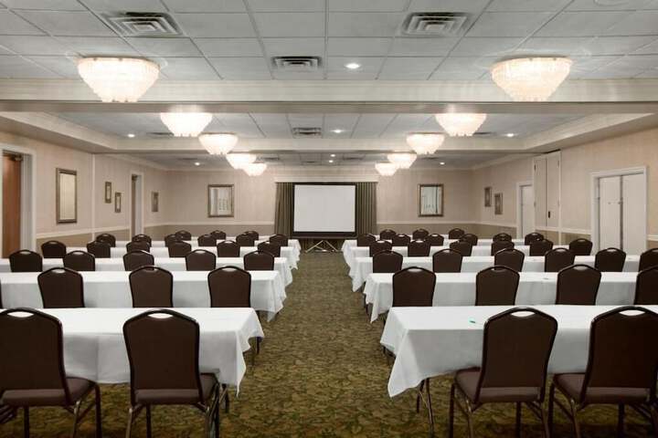 Ballroom/Hall 48 of 57