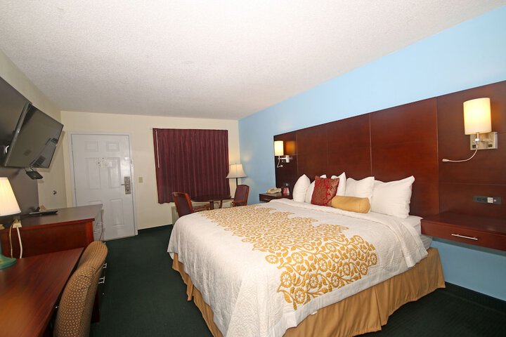 Room 18 of 40