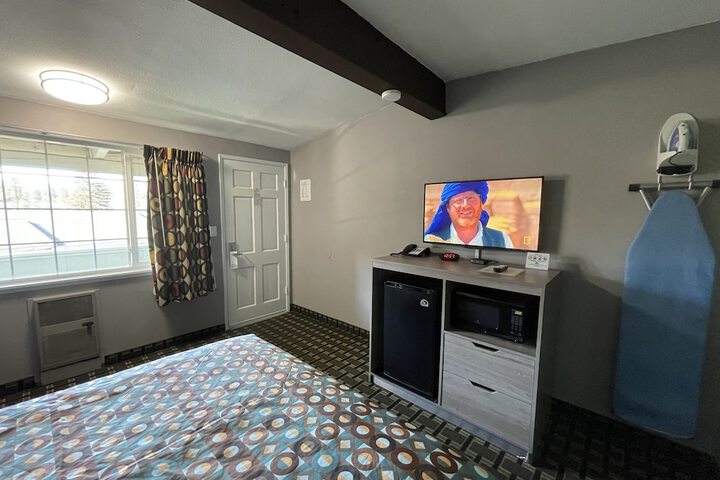 Room 11 of 84