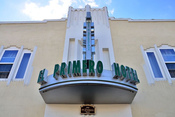 El Primero Hotel
