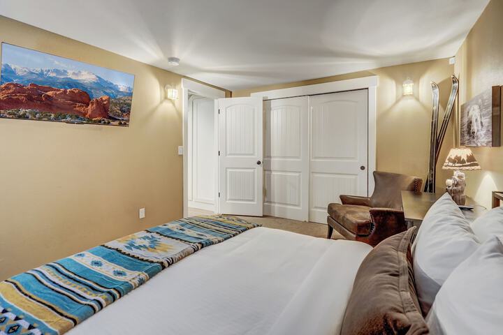 Buckskin Hideaway