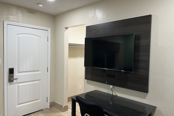 Room 8 of 22