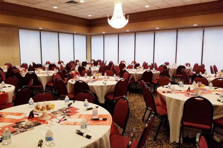 Ramada Hotel & Conference Center by Wyndham Plymouth