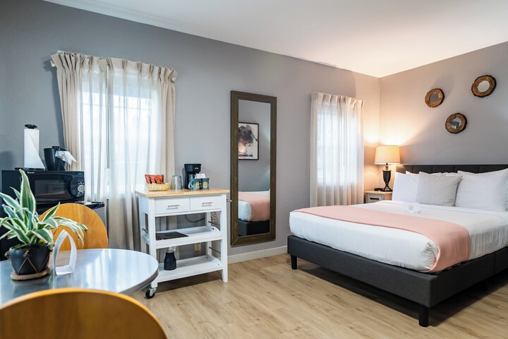 Room 43 of 91