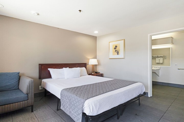 Budget Inn and Suites